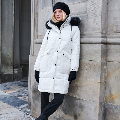Frandsen White Coat With Fur Trim
