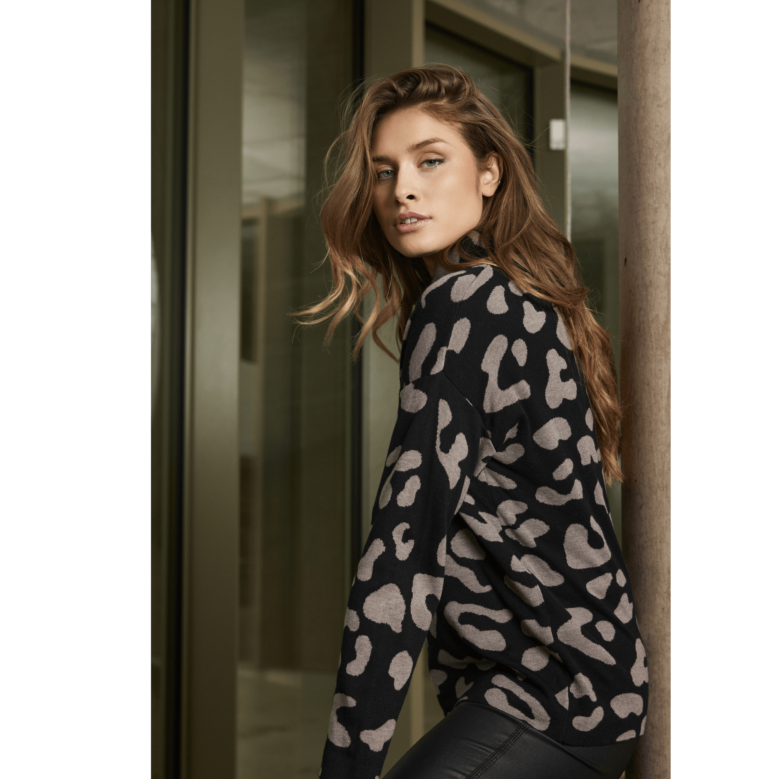 Sunday Black & Beige Jumper