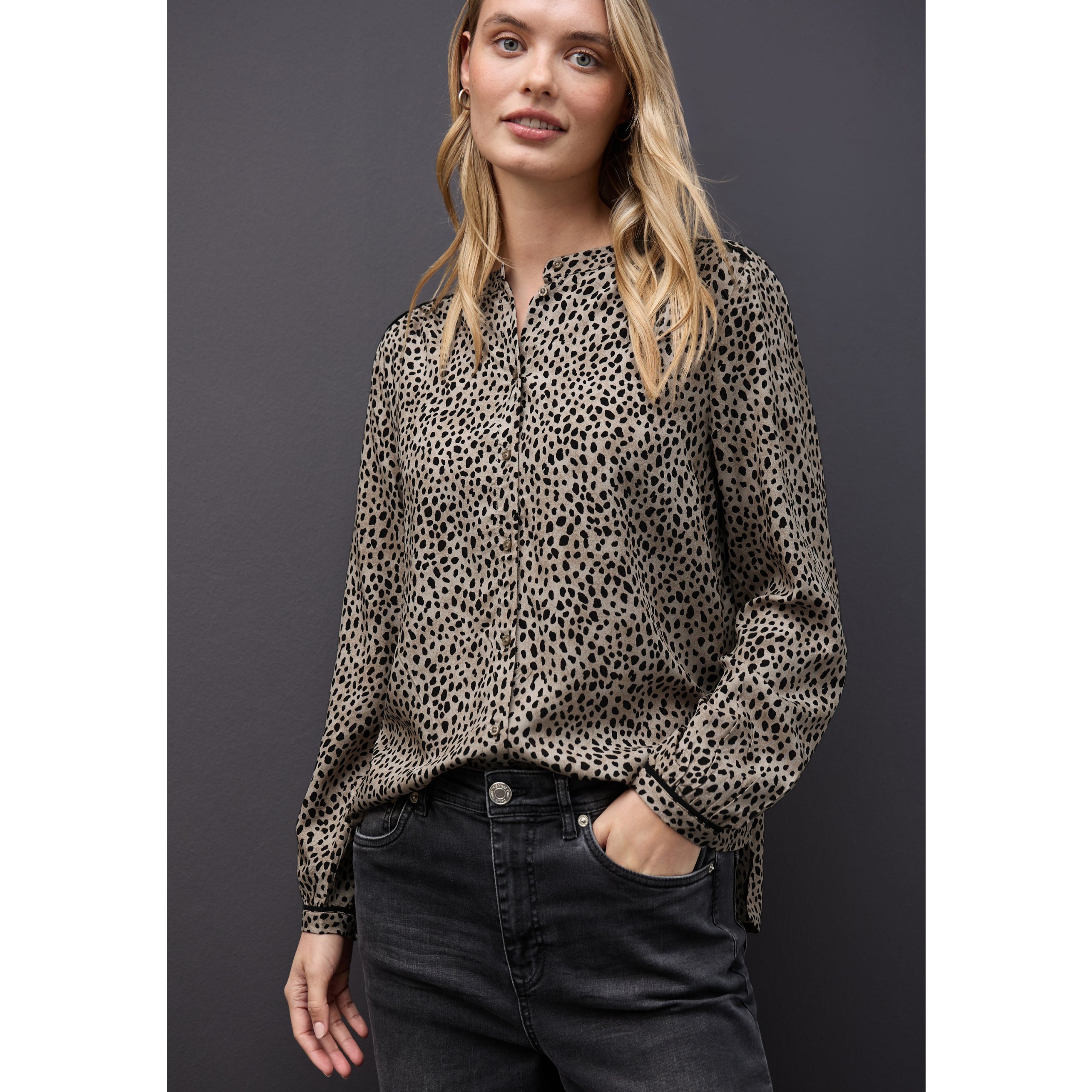 Street One Beige Buttoned Top