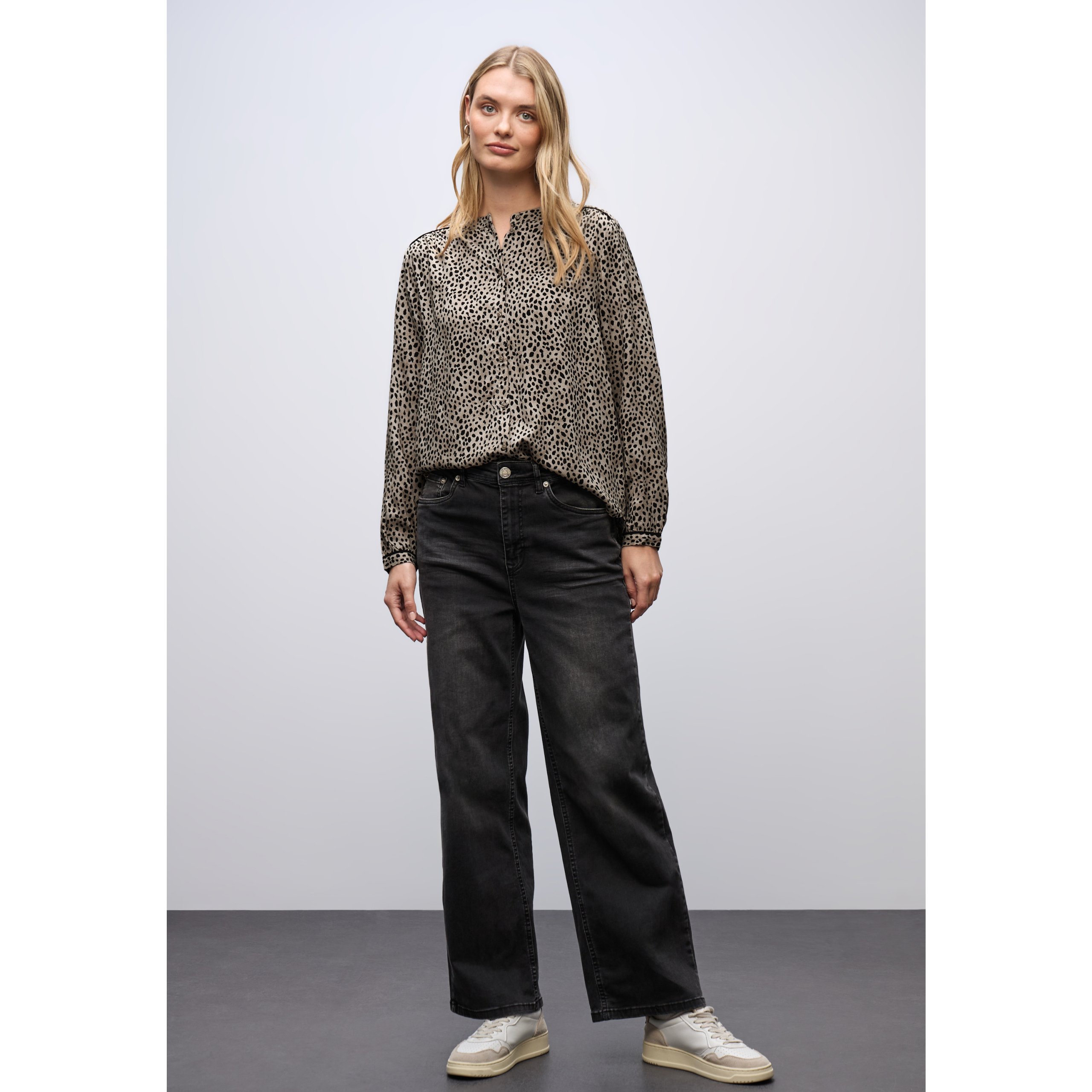 Street One beige buttoned top - Image 7