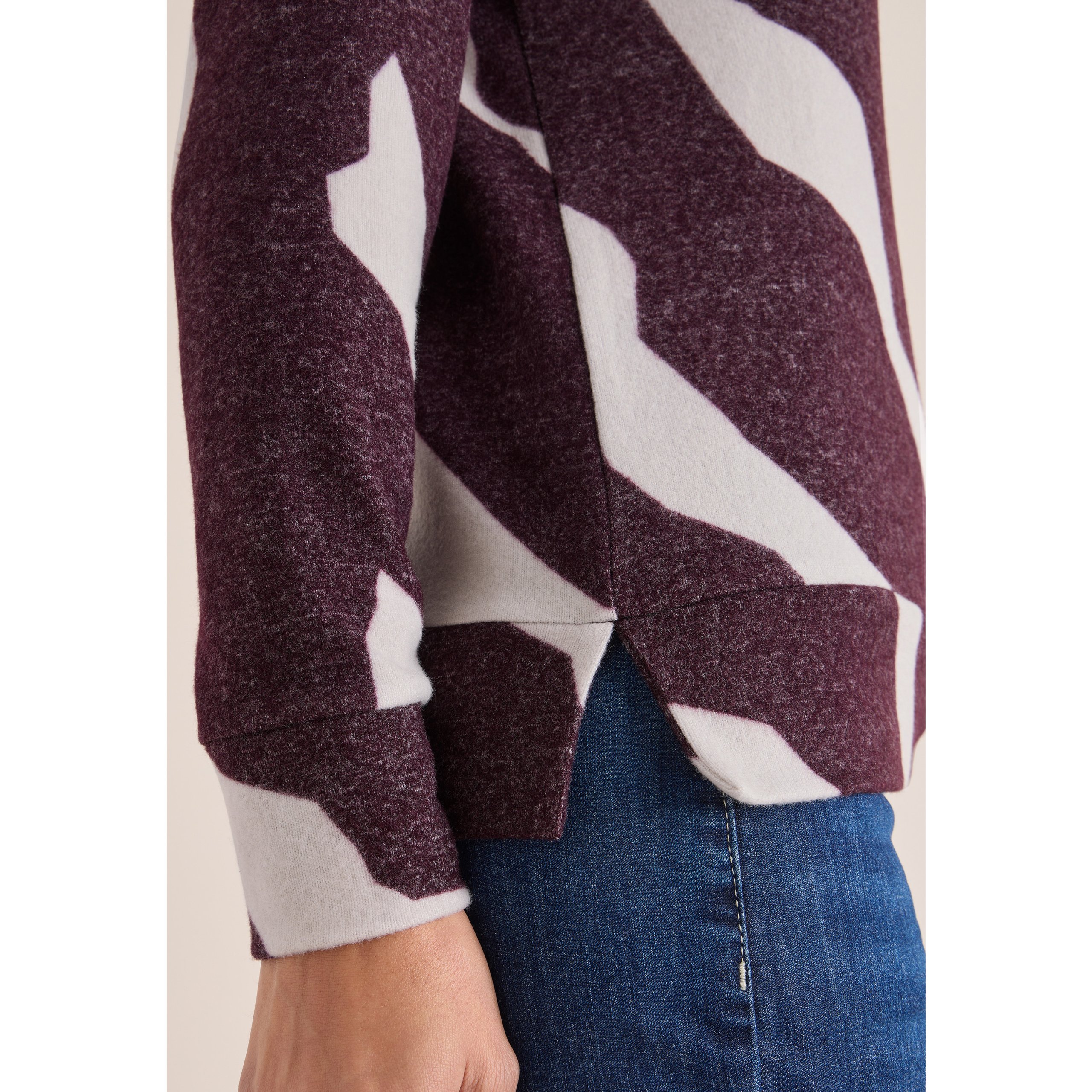 Cecil subtle pattern top - Image 7