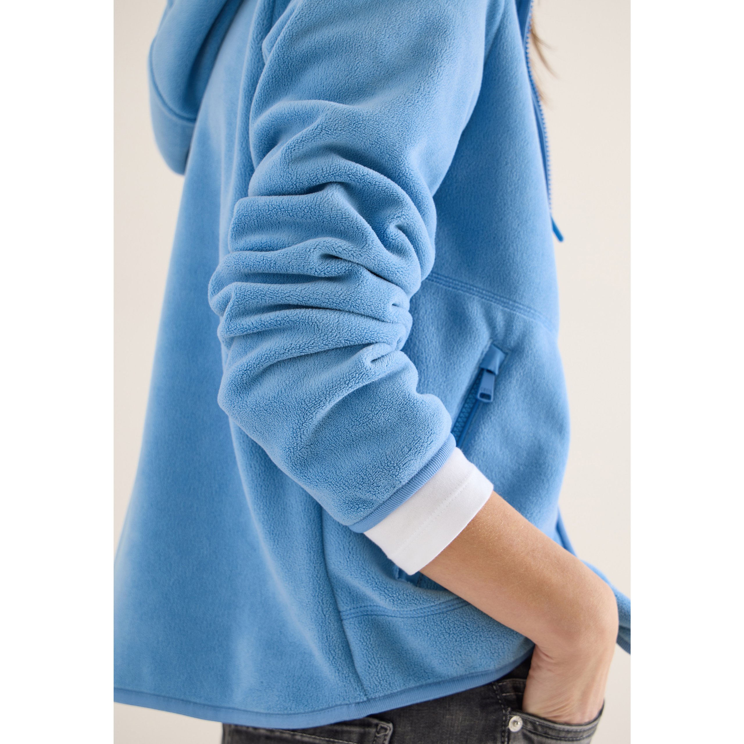 Cecil fountain blue fleece - Image 7