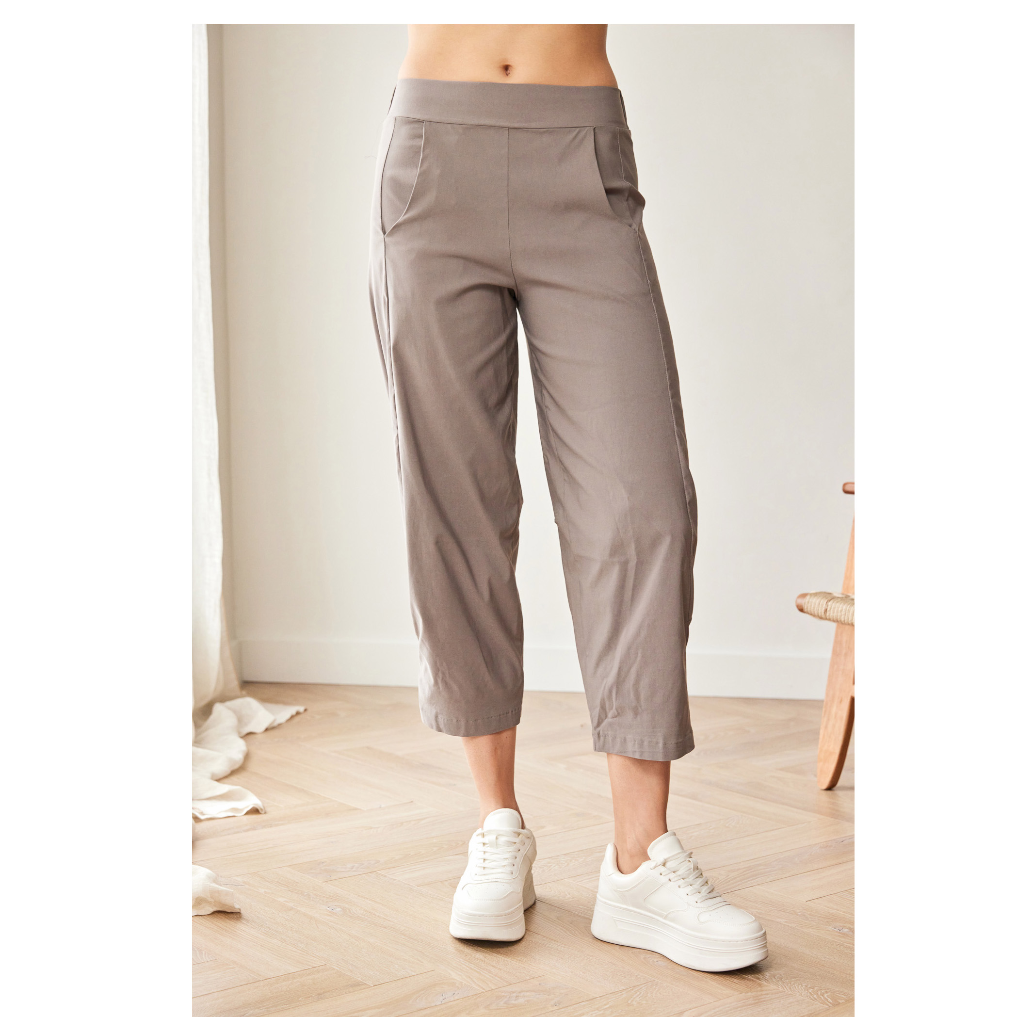 Peruzzi Slouch Trouser (Beige, Navy, Taupe)