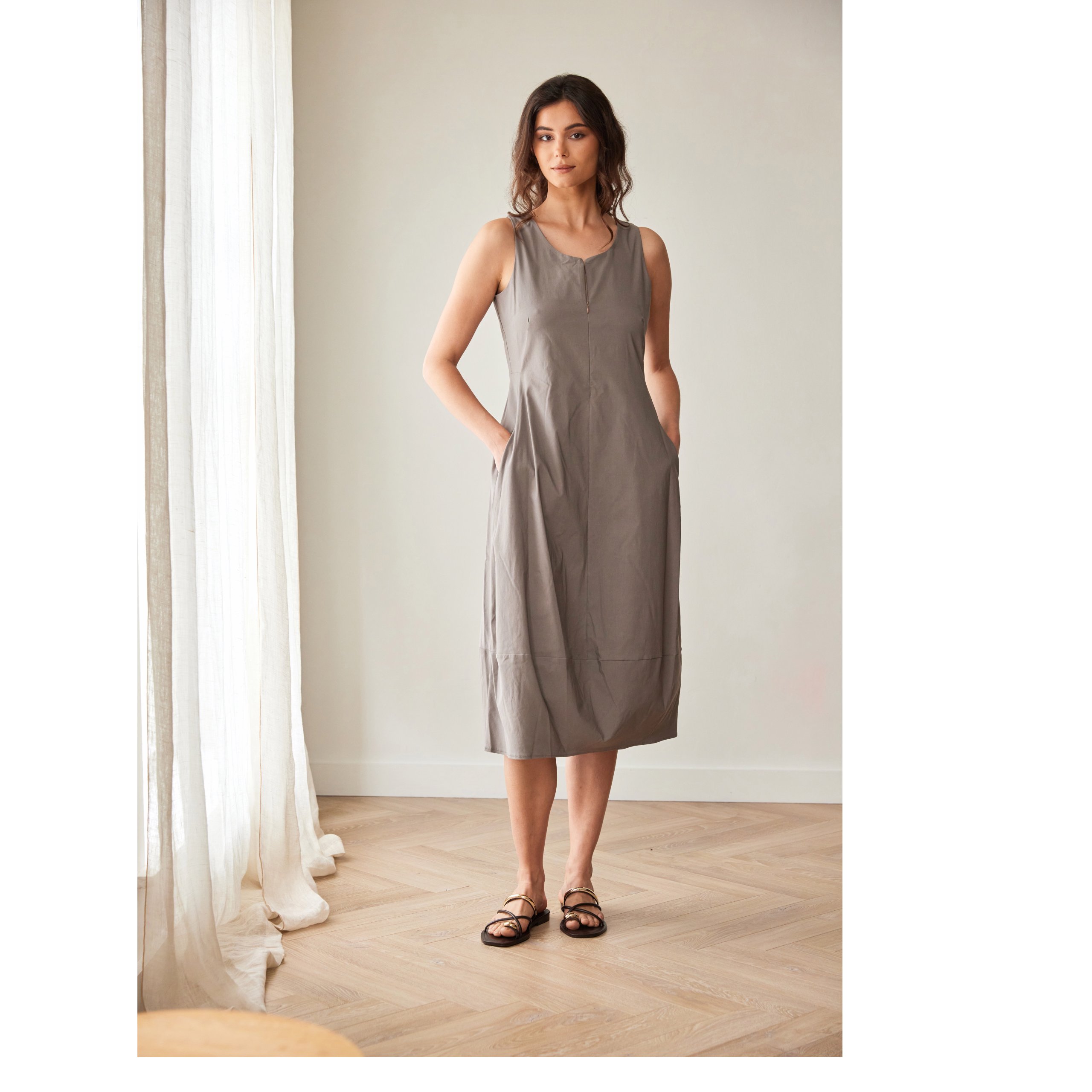 Peruzzi Sleeveless Dress - Image 3