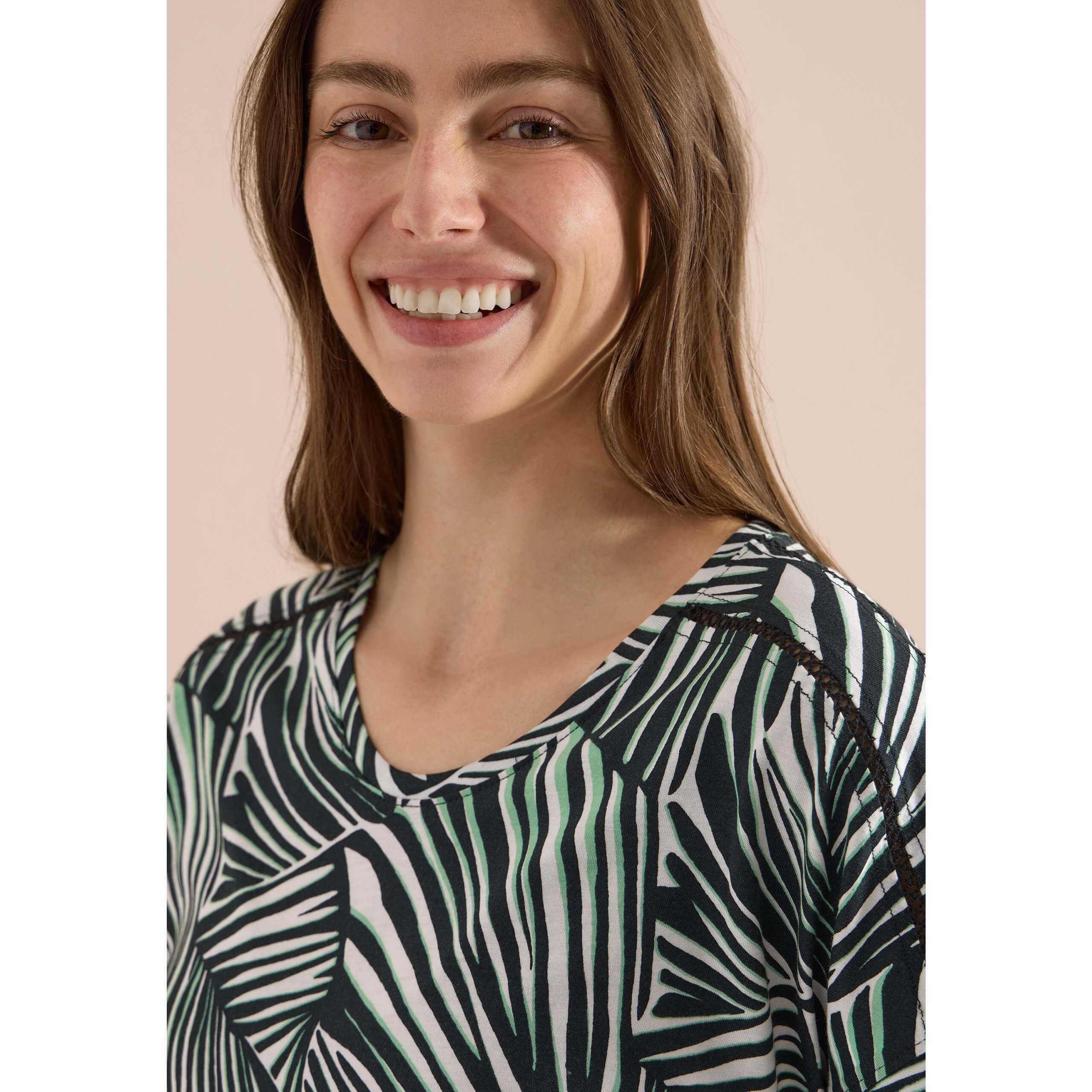 Cecil t-shirt with v-neck and lace detail - Image 7