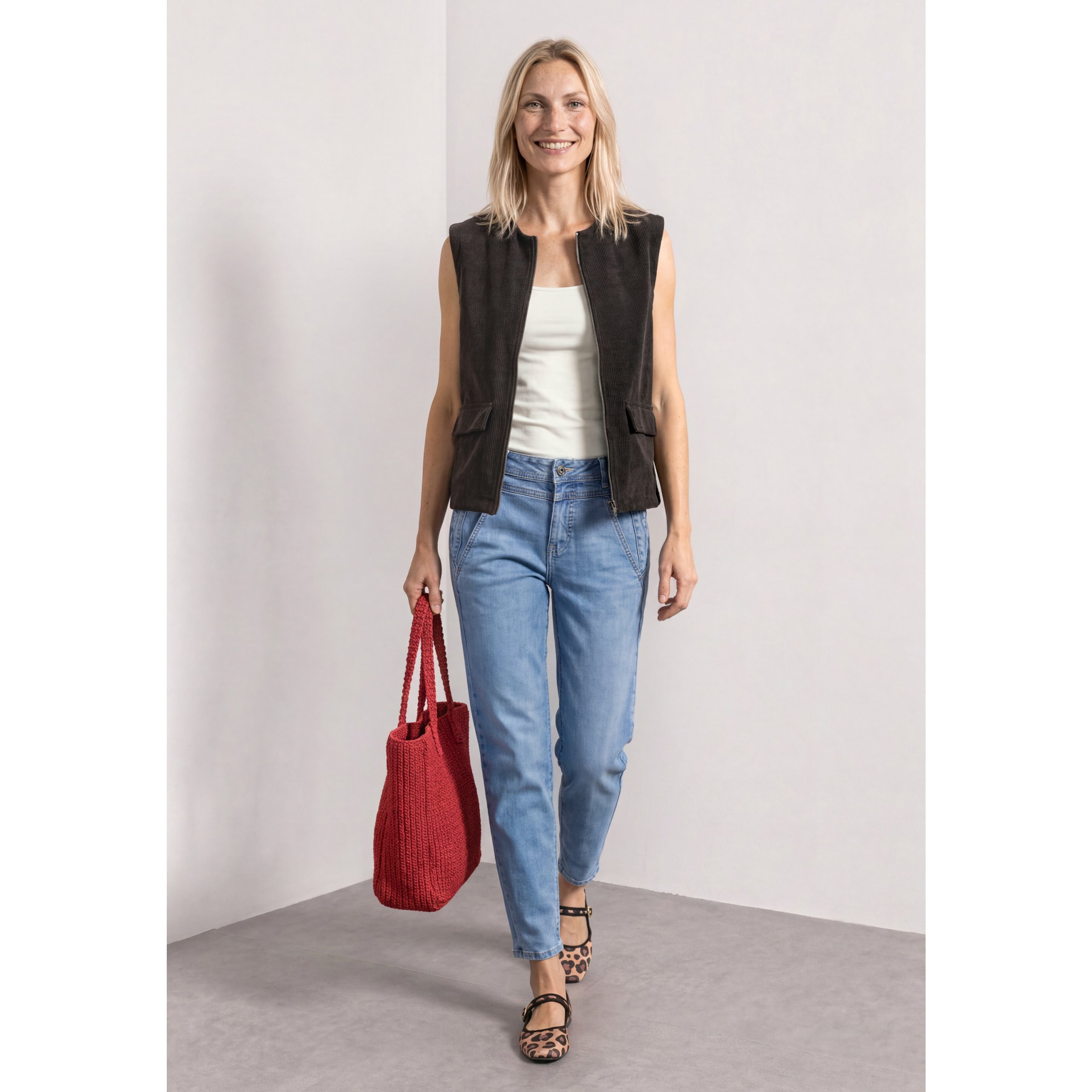 Street one Vest with round neck in corduroy look - Image 3
