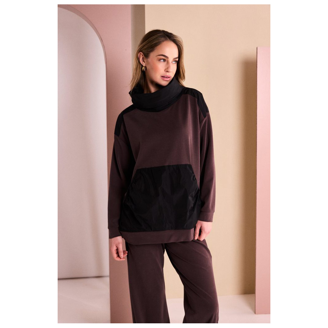 Naya Top With Scrunched Neck And Contrast Pocket