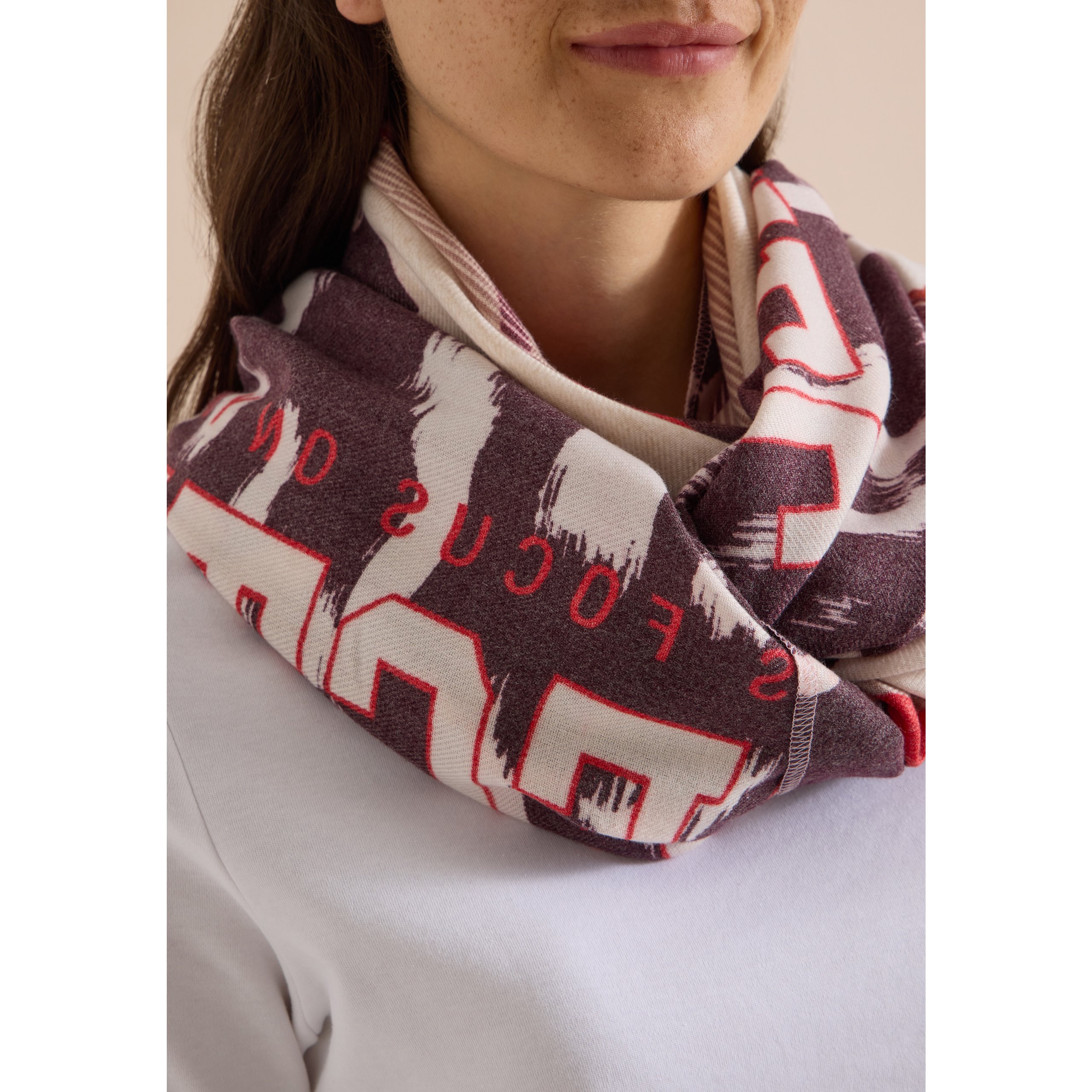 Cecil cozy print loop - Image 5