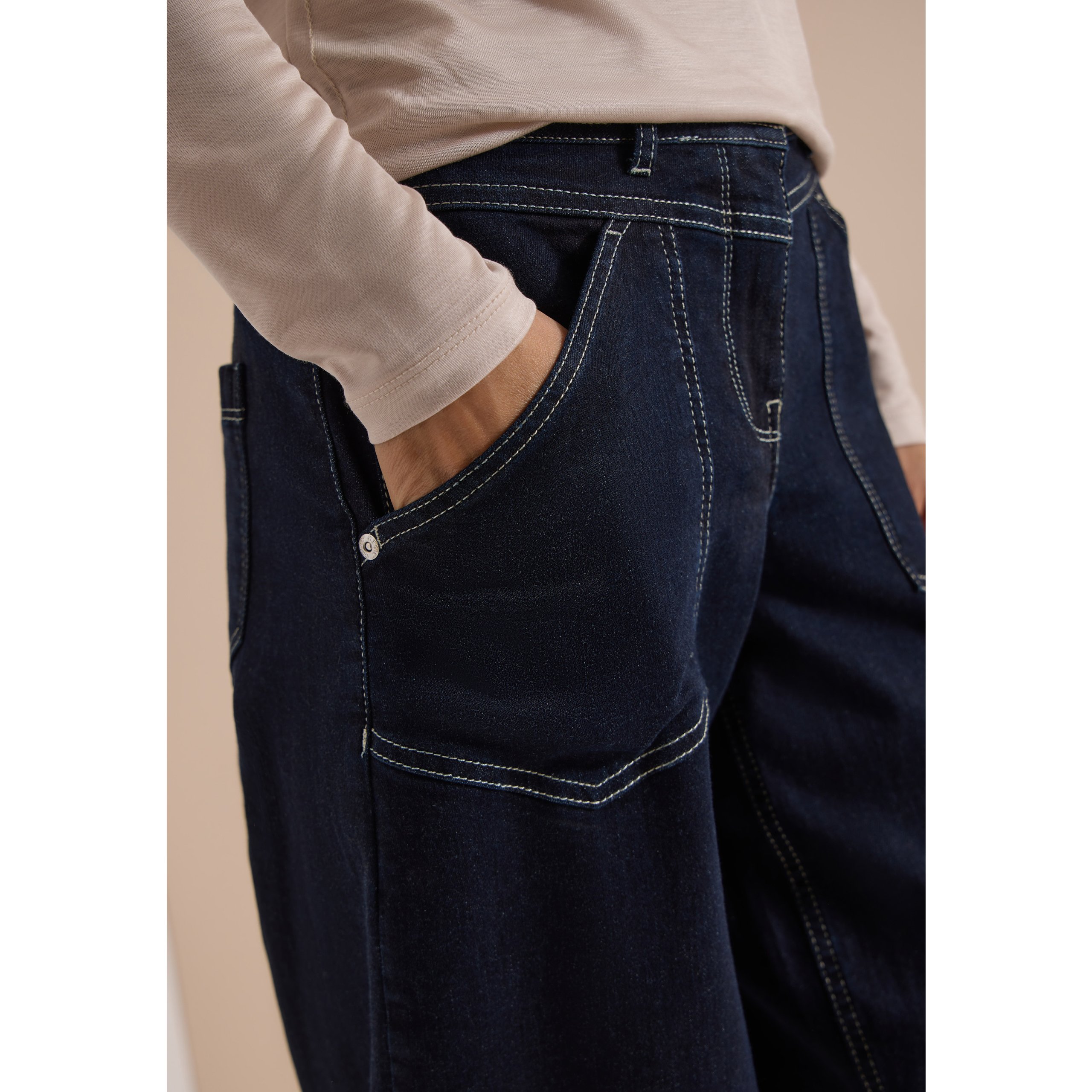 Cecil 30" barrel leg jeans with patch pockets - Image 7