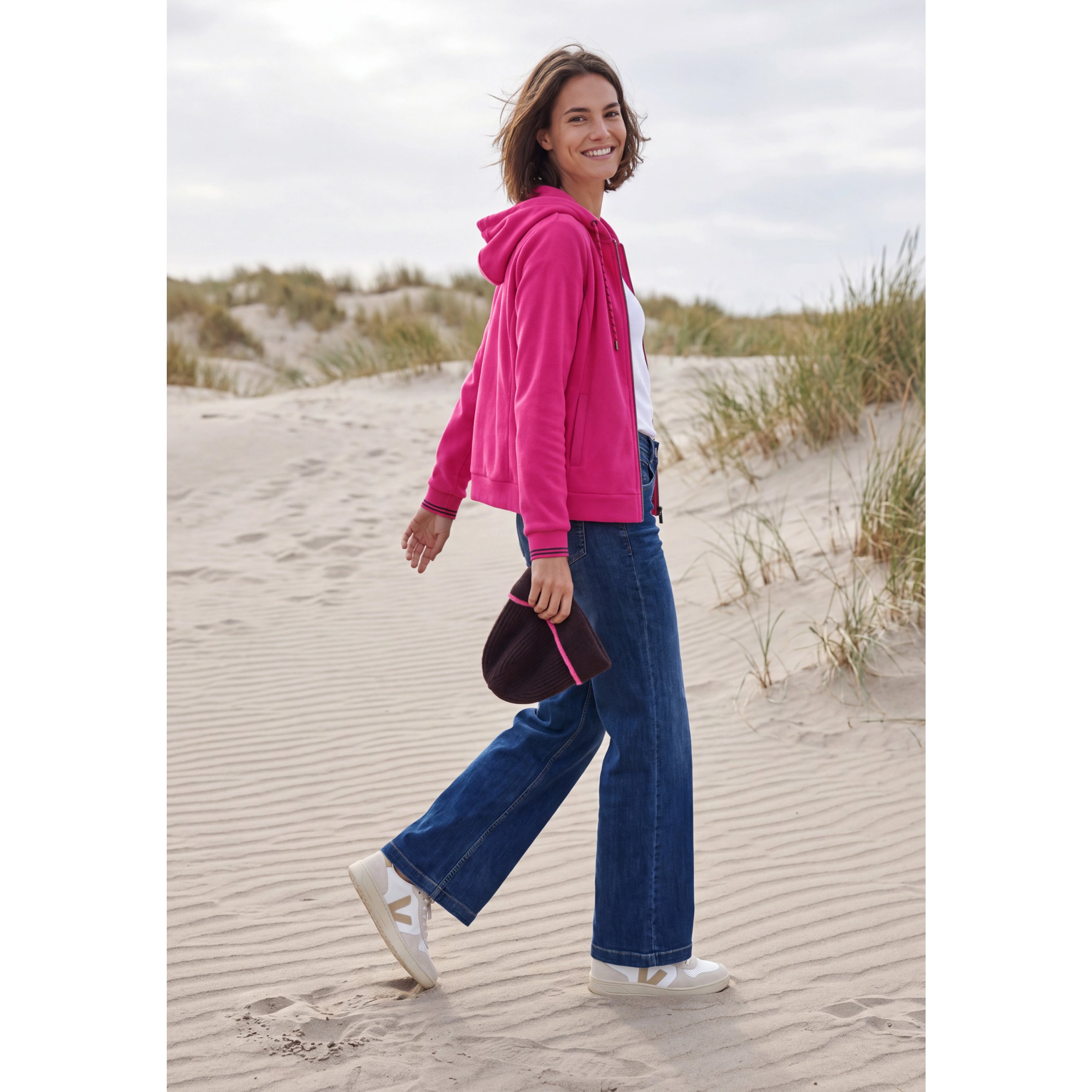 Cecil pink fleece hoody - Image 3